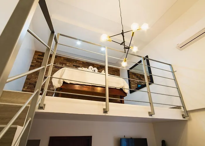 Hotel Revolucion